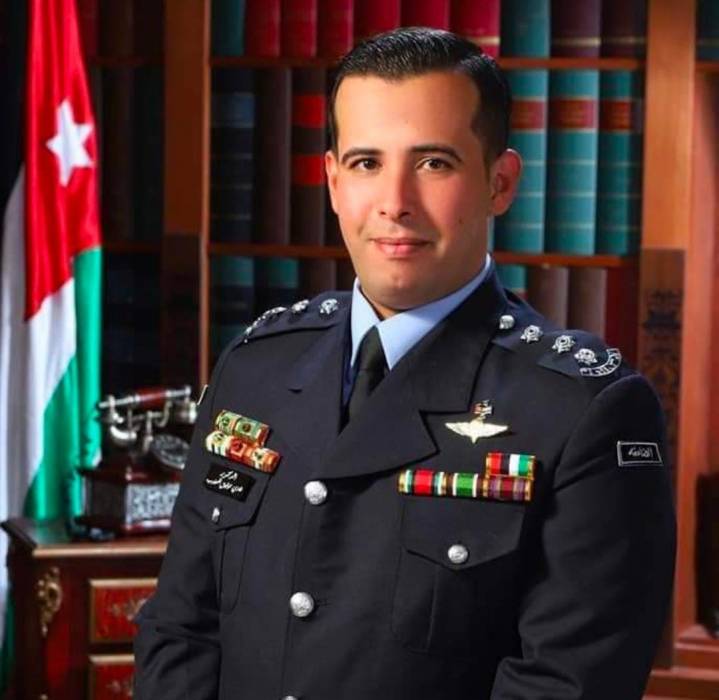 الجبور يُهنئ الدكتور فادي المحارب بالترفيع إلى رتبة رائد