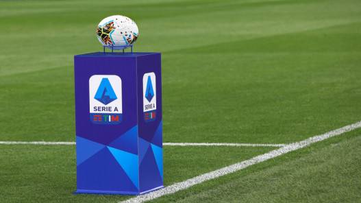 رابطة الدوري الإيطالي تبحث إقامة مباراة فاصلة لتحديد البطل وآخر الهابطين