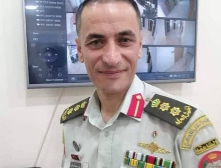 الشطناوي يبارك للعقيد هشام والرائد محمد والنقيب فراس الترفيع