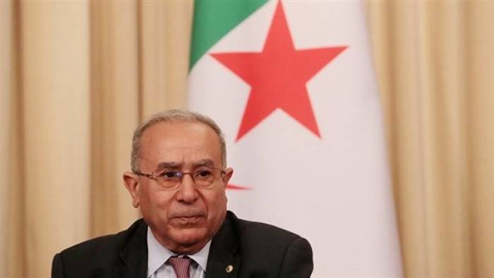 وزير الخارجية الجزائري يلتقي بوزير الدولة البريطاني للشؤون الخارجية