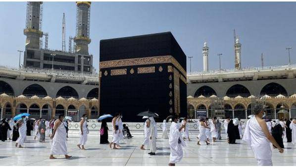 السعودية تخفض أسعار الحج لقاطنيها