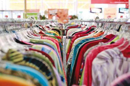 تزامنا مع عيد الاضحى .. الألبسة تطالب بتأجيل أقساط القروض