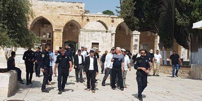 عشرات المستوطنين يجددون اقتحام الأقصى