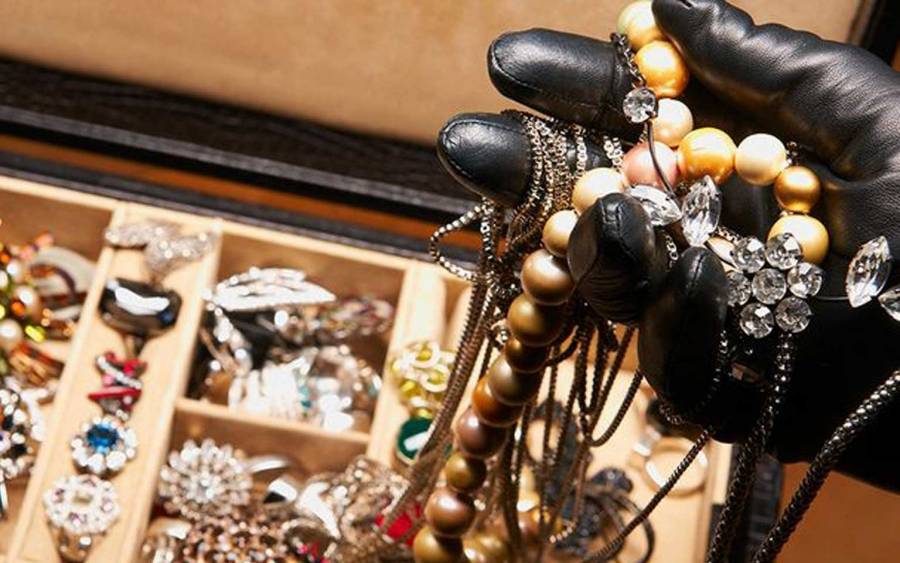 سرقة مجوهرات بـ3 ملايين جنيه في مصر على طريقة فيلم شهير