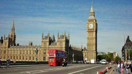 انكماش الاقتصاد البريطاني 0.3 في نيسان الماضي