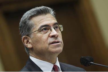 وزير الصحة الأمريكي يصاب بكورونا مرتين في أقل من شهر