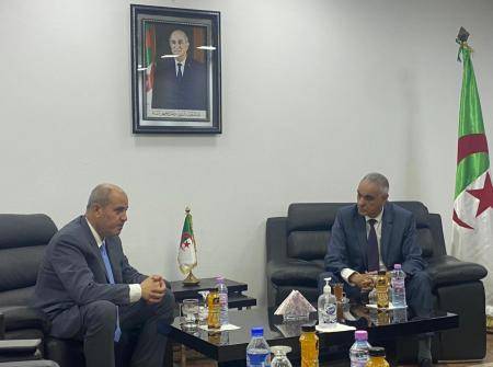 الشمالي يبحث إمداد الأردن بالنفط والغاز المسال من الجزائر