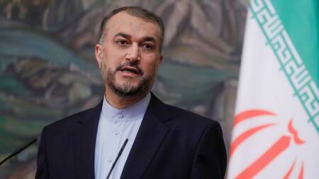 وزير الخارجية الإيراني: المباحثات مع السعودية إيجابية