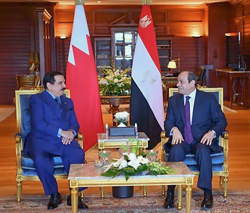 السيسي يستقبل الملك حمد بن عيسى في شرم  الشيخ