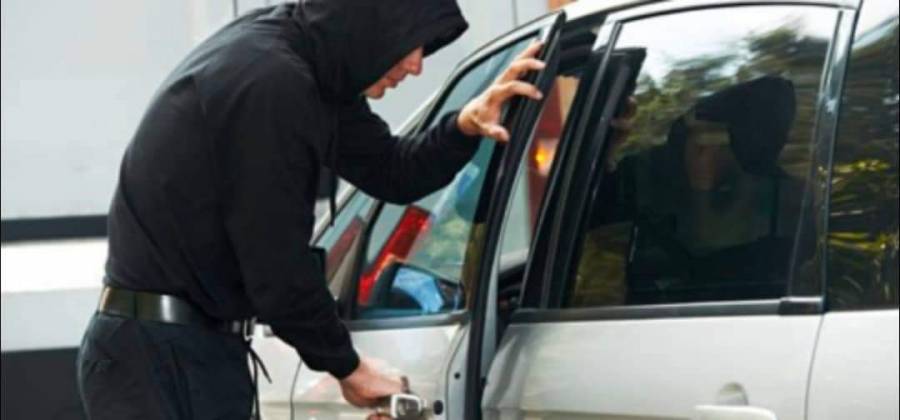 عصابة سرقة السيارات الفارهة في قبضة الأمن