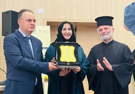 ملتقى التسامح عبر الثقافات يكرم الدكتورة فاطمة الدربي