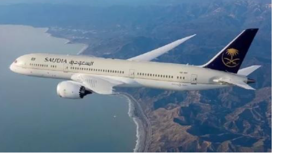 الخطوط السعودية تتيح استلام أمتعة الحجاج من مقر إقامتهم