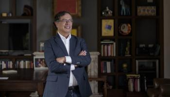 الرئيس الكولومبي المنتخب يعد بتشكيل حكومة أمل