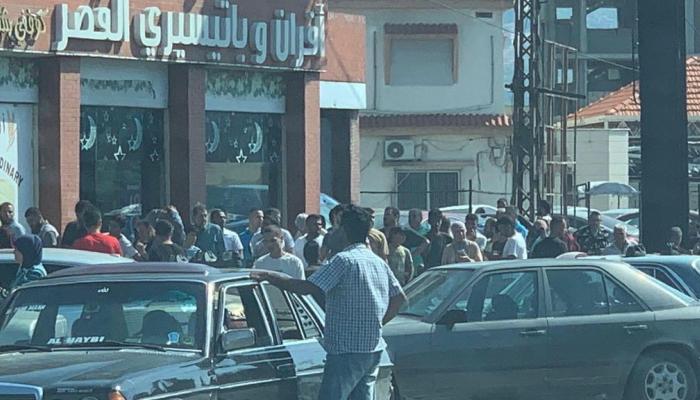 رغيف الخبز يزاحم الدولار في السوق السوداء بلبنان