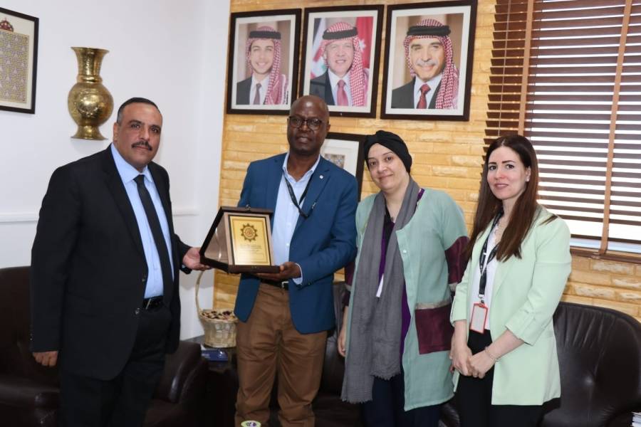 وفد من اللجنة الدولية للصليب الأحمر يزور جامعة العلوم الإسلامية