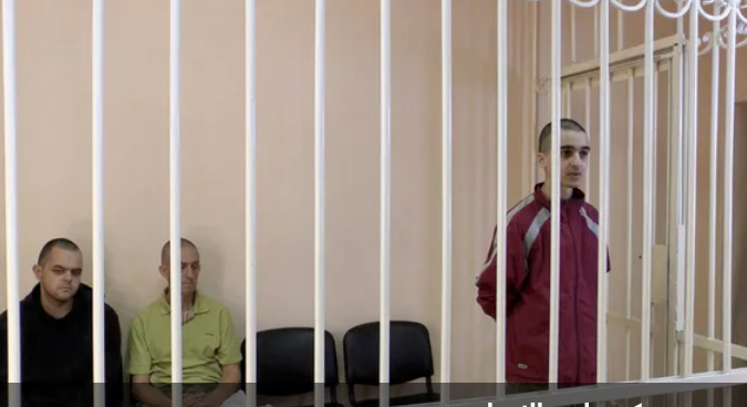 شقيقة المغربي الأسير في أوكرانيا: اعدموني بدلا منه