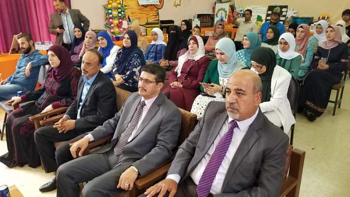 الهواري يكرم الطلبة الفائزين بمسابقة تحدي القراءة العربي _صور