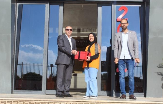 طالبة اردنية تكتشف خطأ بكتاب التاريخ