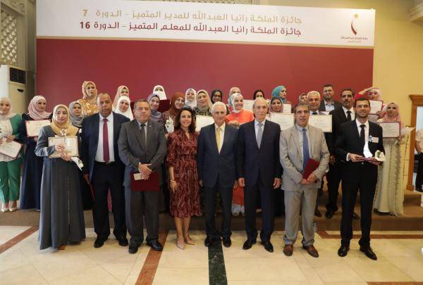 عويس يكرّم الفائزين بجوائز الملكة رانيا العبدالله (أسماء)