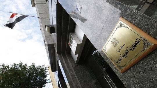 السفارة السورية في لبنان تكشف حقائق عن حادثة تعذيب عمال سوريين