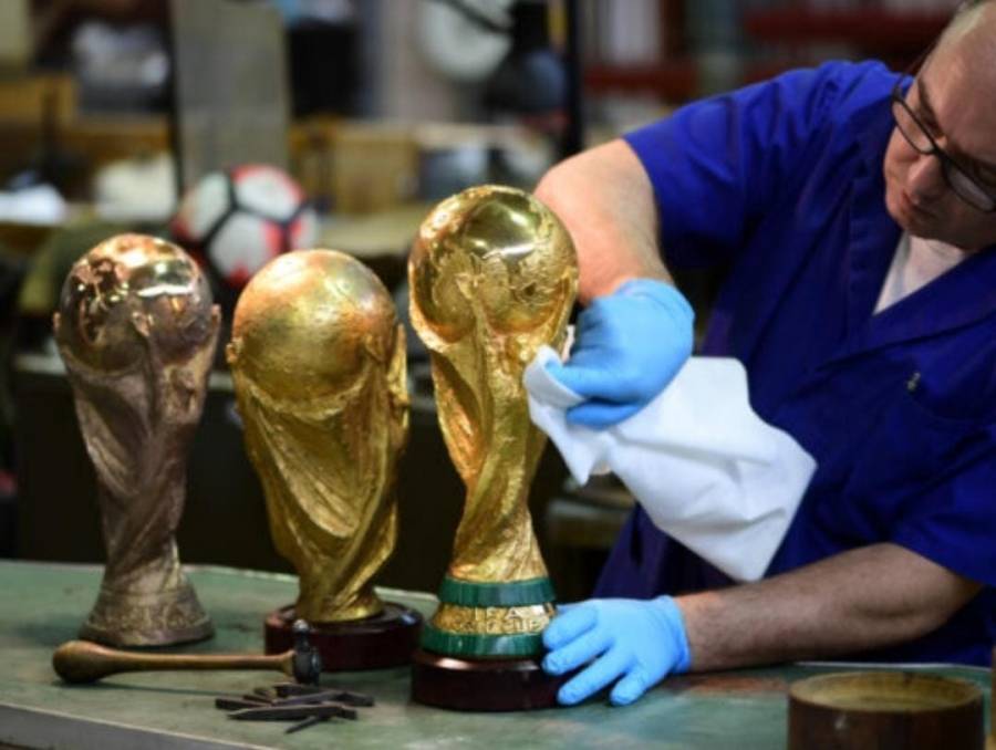 المغربي عبدالقادر تربع على عرش صناعة كأس العالم