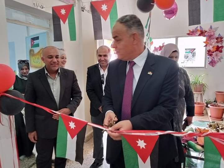 المصري يفتتح معرض للوسائل التعليمية والتراث الشعبي في مدرسة راسون الاساسية المختلطة_صور
