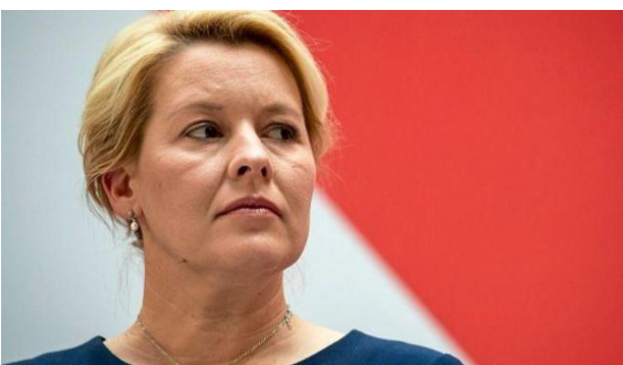 عمدة برلين الحسناء تتعرض لخداع أوكراني أونلاين