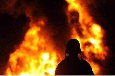 سماع دوي انفجارات في حيفا إثر حريق كبير بمنشأة