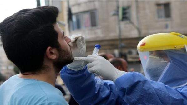 نحو 300 إصابة جديدة بكورونا في إيران