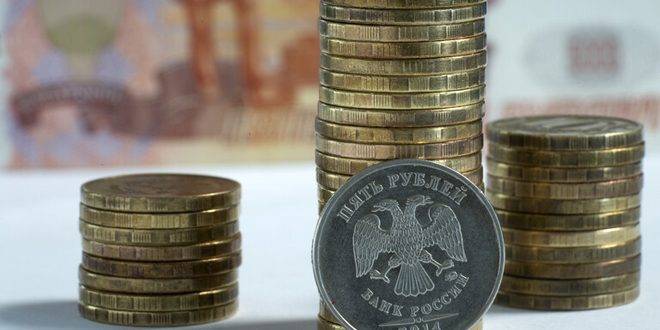 الروبل يرتفع أمام الدولار واليورو