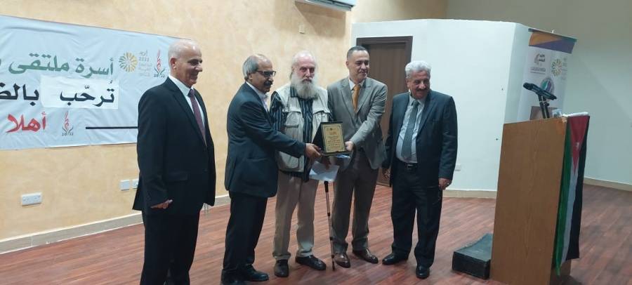 الدهام يرعى فعاليات مهرجان الاقحوانة وتكريم الفائزين بجائزة سحم للابداع الادبي الشبابي ....صور