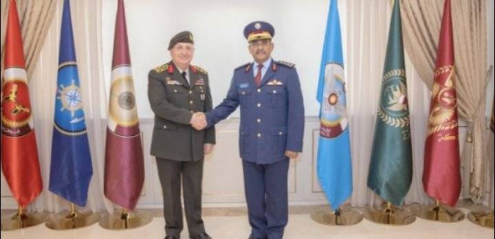 رئيس الأركان القطري يلتقي نظيره التركي