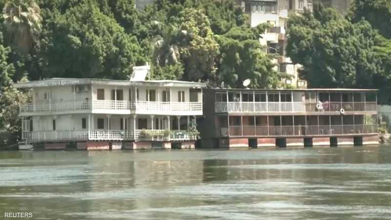 مصر.. النيل يشيع عواماته التاريخية ولملمة للذكريات في كراتين