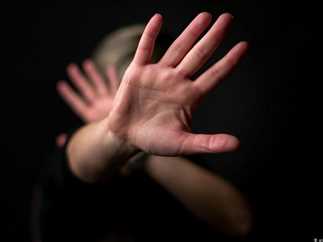 سكرتيرة عربية تتهم سفيرا في الكويت بهتك عرضها