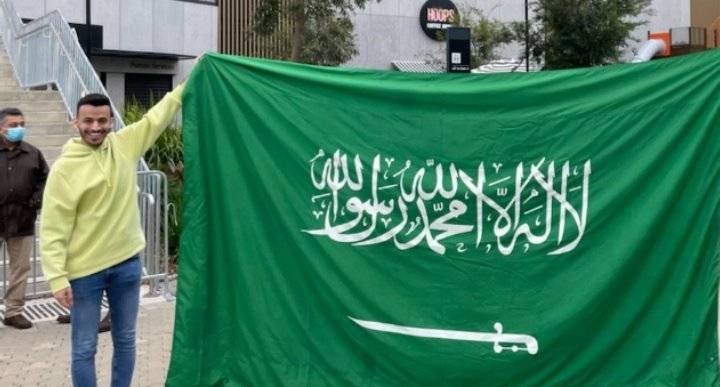 طالب سعودي ينقذ حياة مسنة أسترالية