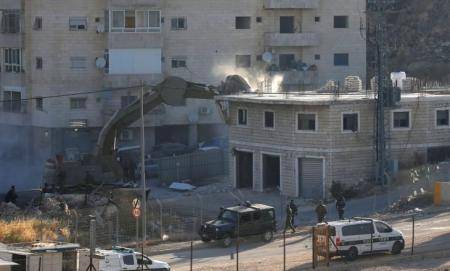 هدم 80 منزلا بالقدس وإبعاد 797 فلسطينيا خلال 6 شهور