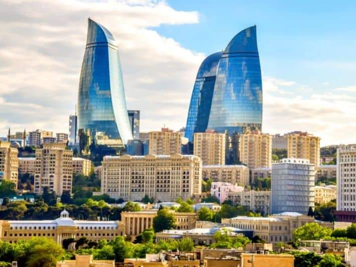 تعرفو معنا على بلد يمزح بين الحياة والنار... ( أذربيجان)