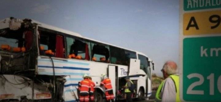 وفاة و30 جريحا في حادثة سير لحافلتين تقلان مغاربة بإسبانيا