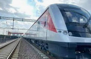 القطار الكهربائي الخفيف يدخل الخدمة في مصر