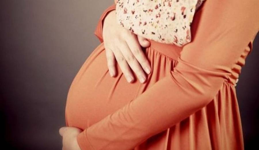 هل تتسبب الحرارة المرتفعة بموت الجنين في رحم أمه؟.. دراسات تكشف الحقائق