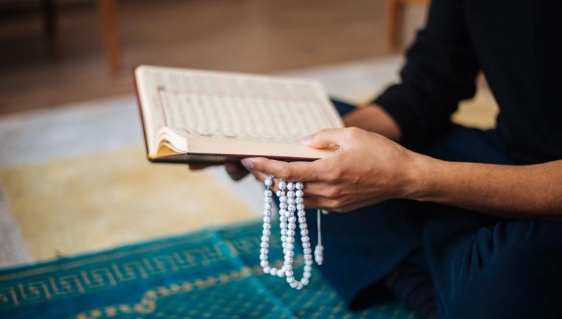 فوائد قراءة القرآن الكريم وفضل تلاوته يوميا