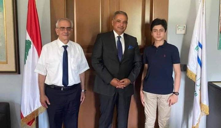 وزير لبناني يعيّن فتى بعمر 14 عاماً مستشاراً له