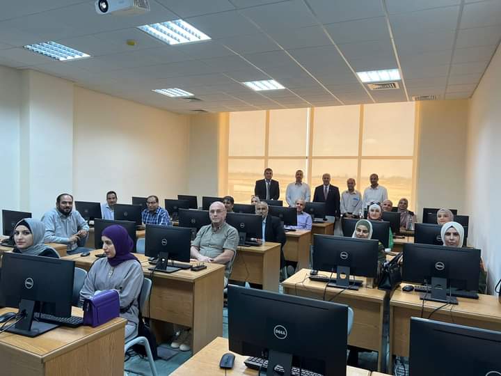 دائرة  التطوير الاكاديمي بمركز الجودة والتطوير تعقد دورة متقدمة في التعليم عن بعد