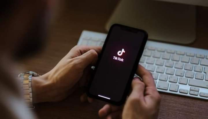 تيك توك تعلن حذف 102 مليون فيديو عن التطبيق