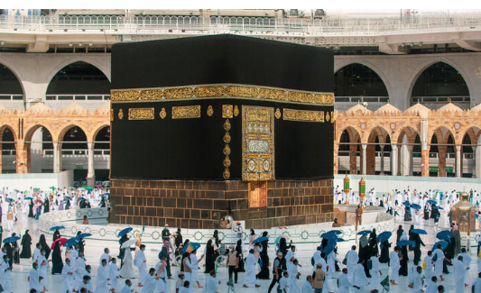 السعودية تعفي قياديين وتحيلهما للتحقيق لتقصيرهما بخدمة الحجاج