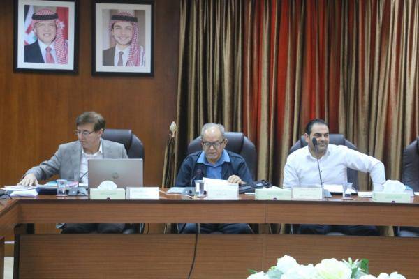 منتدون يناقشون تدريس اللغة الثانية والتغذية الراجعة في تعليمها