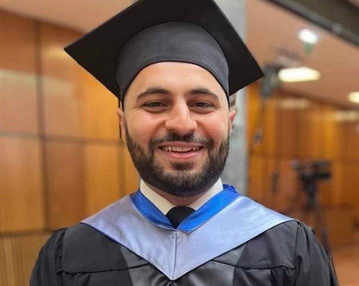 الدكتور سند فايز حتر...مبروك التخرج