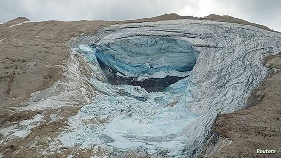 حصيلة ضحايا الانهيار الجليدي في إيطاليا ترتفع إلى 11 قتيلاً