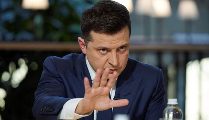 الرئيس الأوكراني يقيل 5 سفراء