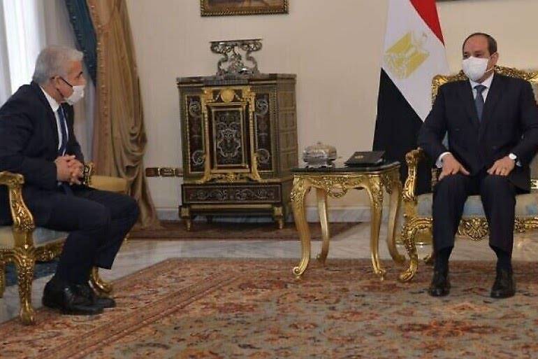 بعد حرق جنود مصريين أحياء عام 1967.. مصر تطالب إسرائيل بالتحقيق ولابيد يعد السيسي بالتعاون